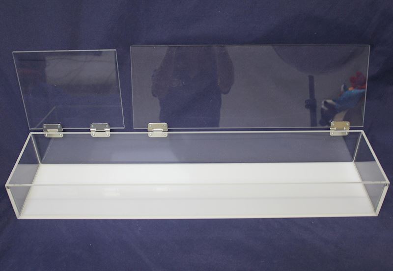 Acryl-Box mit 2 Deckeln für Lakritze 69x16x10 cm