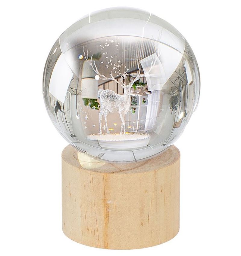 Boule en verre LED avec de cerf 12x8 cm